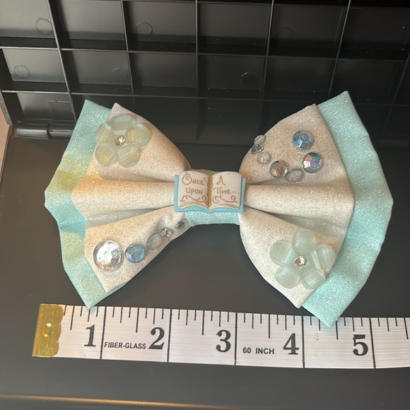 Cinderella double bow - Picture 3 of 4